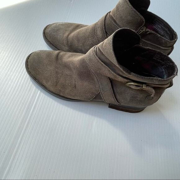 Born Trinculo distressed leather ankle bootie short boot size 8.5 - Picture 2 of 13
